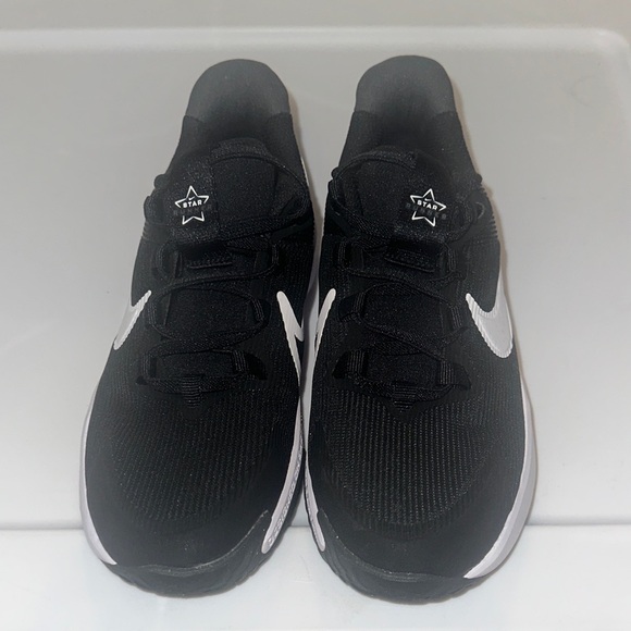 Kids Nike Dual-Tone Black and White Running Shoes - Picture 2 of 6